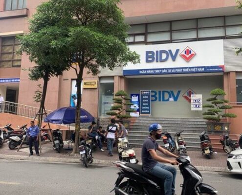 Phạt bao nhiêu năm tù cho người cướp ngân hàng?