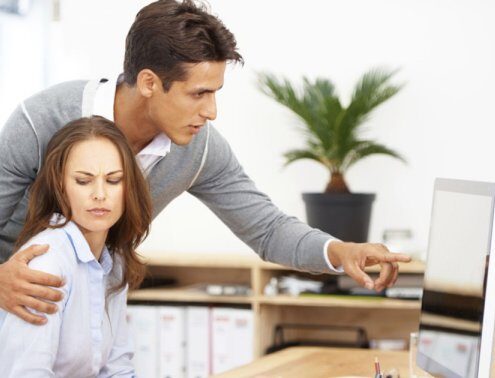 Quấy rối tình dục là gì? Quấy rối tình dục bị xử lý như thế nào?