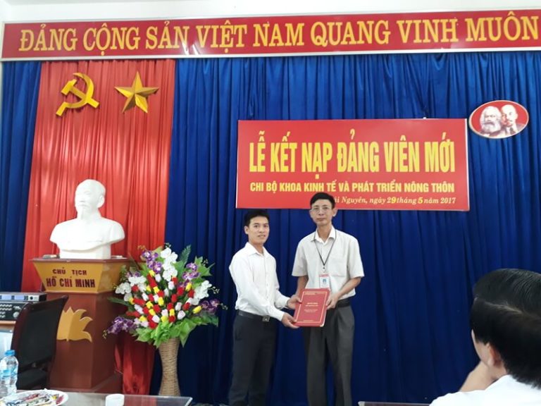 Điều kiện và thủ tục kết nạp Đảng viên ĐCS Việt Nam mới nhất năm [year]
