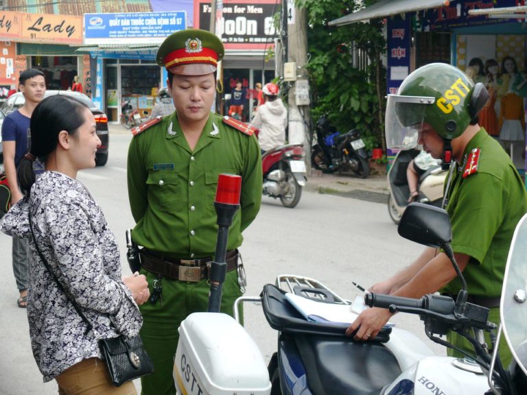 Cảnh sát trật tự được bắt những lỗi vi phạm giao thông gì?