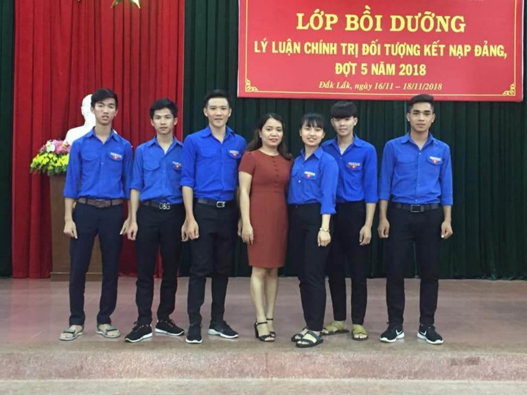 Điều kiện tham gia lớp học cảm tình Đảng? Thời hạn của giấy chứng nhận cảm tình Đảng?
