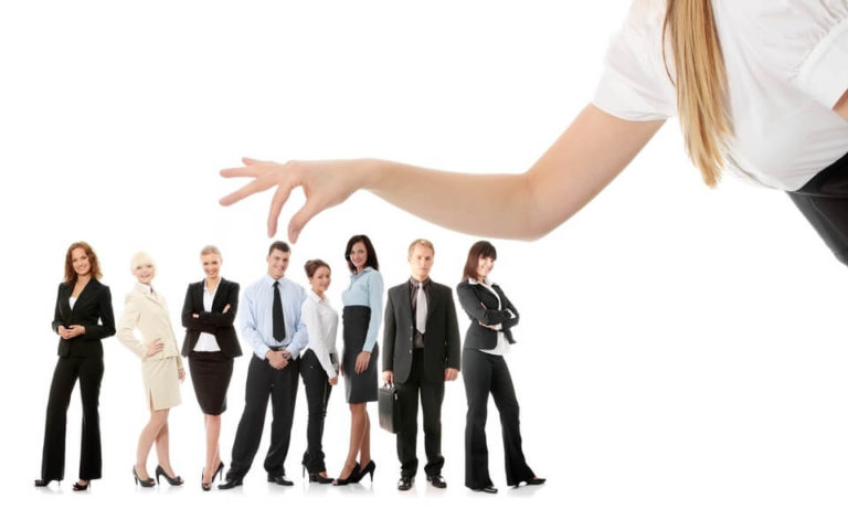 Người lao động bị sa thải trái pháp luật cần phải làm gì?