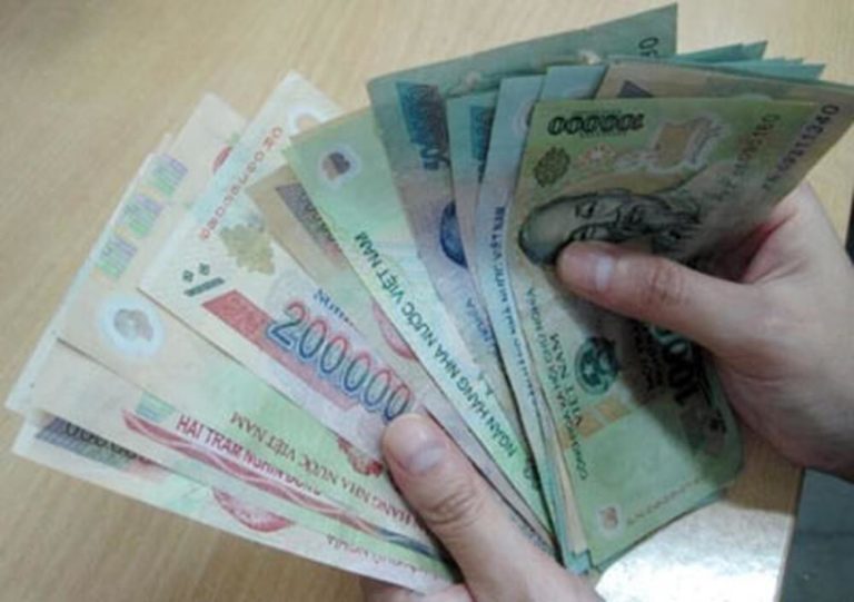 Có việc làm vẫn hưởng trợ cấp thất nghiệp có vi phạm pháp luật không?