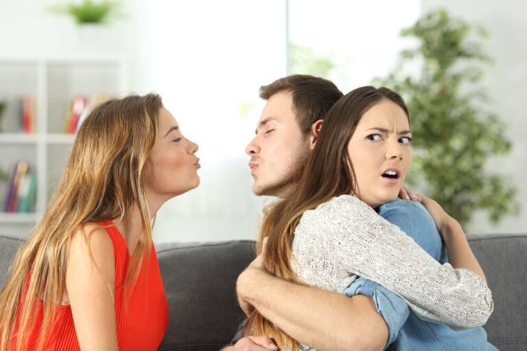 Ngoại tình có được chia tài sản chung của vợ chồng khi ly hôn không?